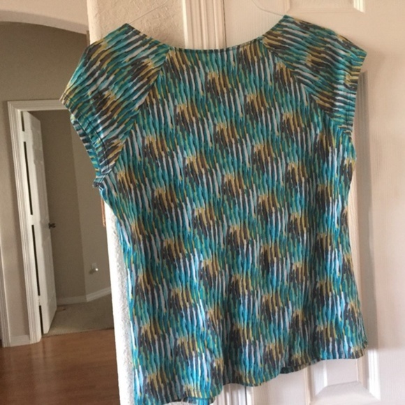 New York and  Company short sleeve top L - Picture 2 of 4